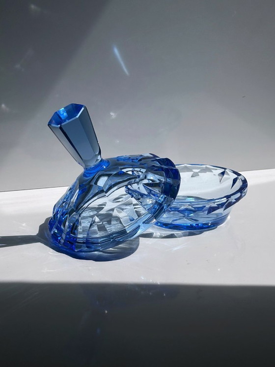 Image 1 of Vintage Art Deco bonbonnière jaren 30 kristalglas blauw prisma geslepen dekseldoos
