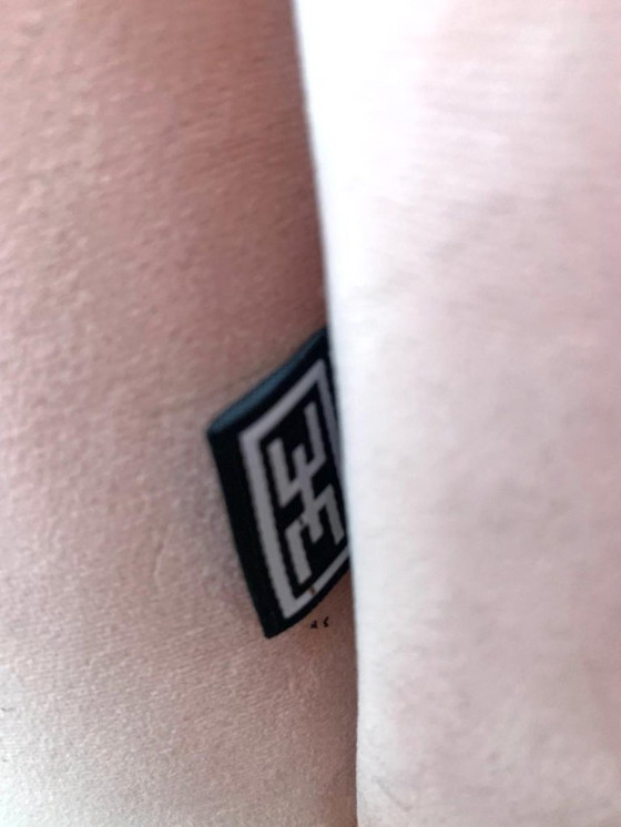 Image 1 of Eichholz sofa Mirage in Savona Dusty pink Velvet