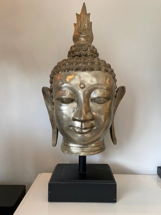 Image 1 of Estatua única de Buda sobre una base de madera, obra de Eicholtz.