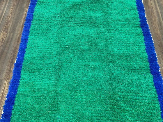 Image 1 of Grüner marokkanischer Teppich – Handgewebter Berberteppich aus Wolle, farbenfrohes abstraktes Design