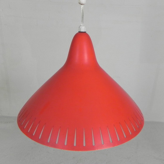 Image 1 of Lampada a sospensione Hala di H. Busquet con paralume rosso e sistema di carica manuale, anni '50.