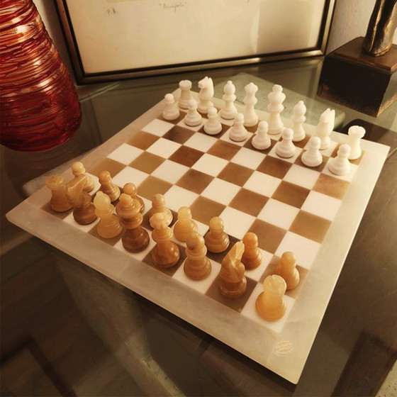 Image 1 of Jeu d'échecs de luxe vintage des années 1970 en albâtre italien sculpté à la main de Volterra - blanc et agate naturelle (brune)