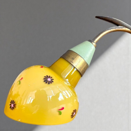 Image 1 of Lámpara de araña Sputnik de latón y cristal amarillo de mediados de siglo con 6 luces, década de 1940