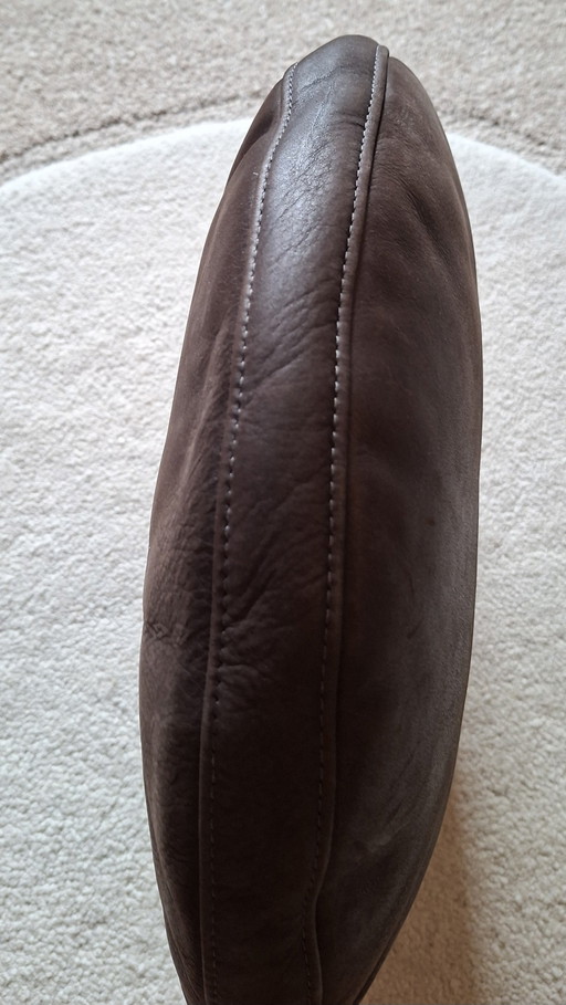 Set of 2 dark brown leather cushions, round and rectangular