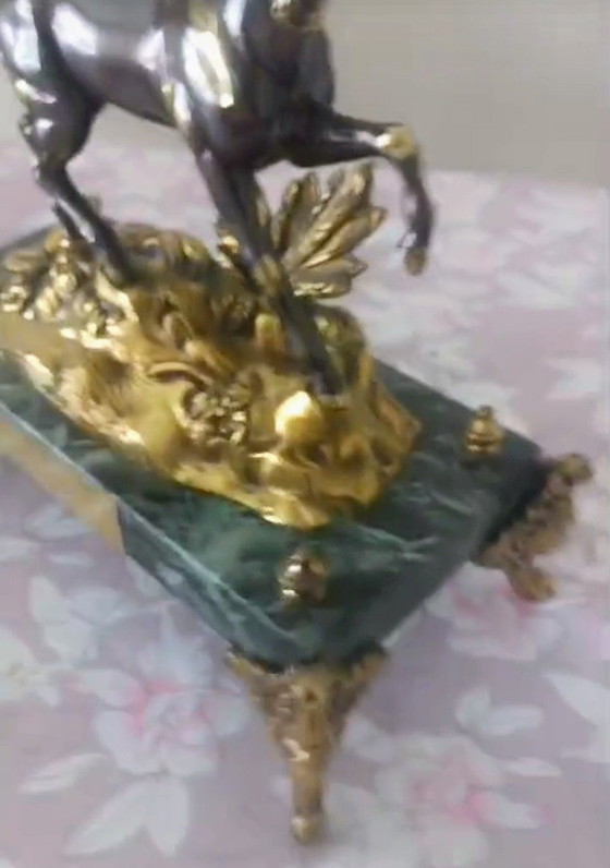 Image 1 of Cheval de bronze