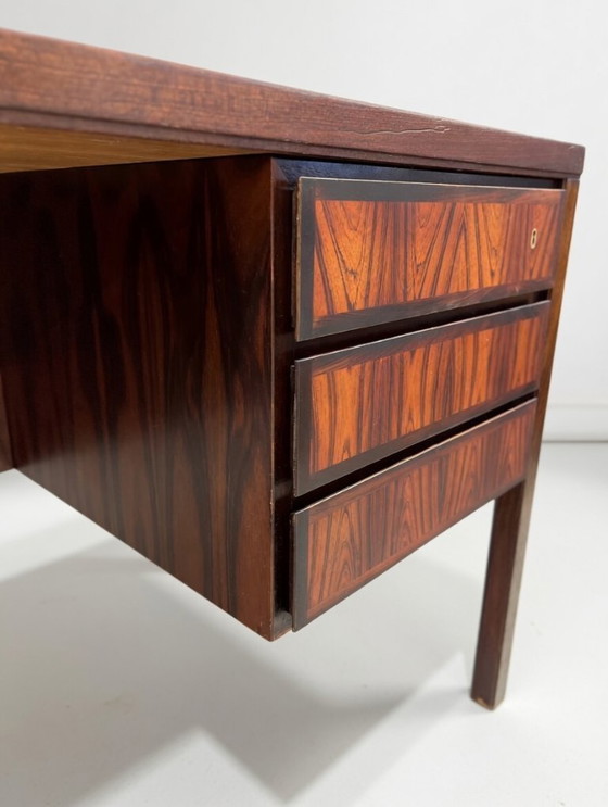Image 1 of Gunni Omann Model 77 palissanderhouten bureau, jaren 60.