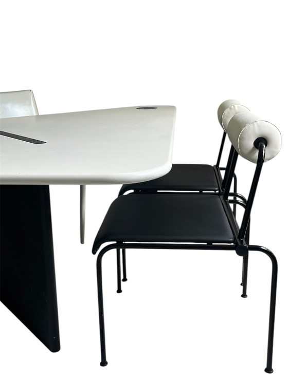 Image 1 of 2 sedie postmoderne Memphis, nere e bianche