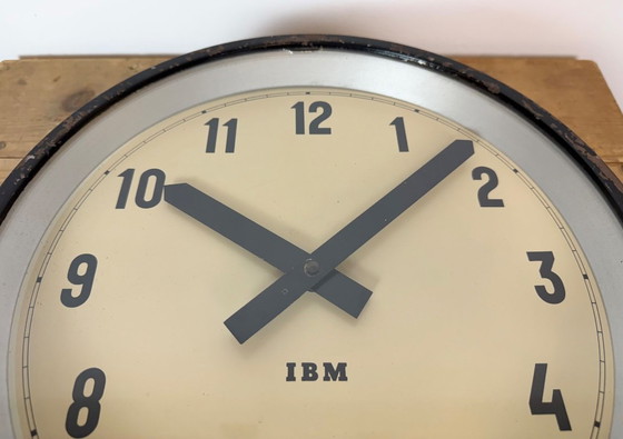 Orologio da parete industriale nero di fabbrica IBM, anni '50 – Vetro, Ferro (photo 11 of 18)