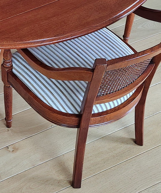 Image 1 of 6 klassieke eetkamerstoelen met leuning