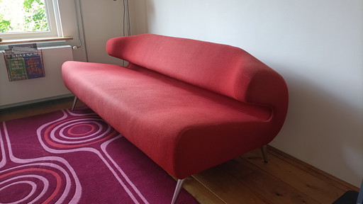 Artifort Bird 2.5 seater sofa in very good condition