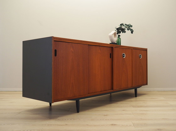 Image 1 of Buffet en teck, design danois, années 1970, production : Danemark