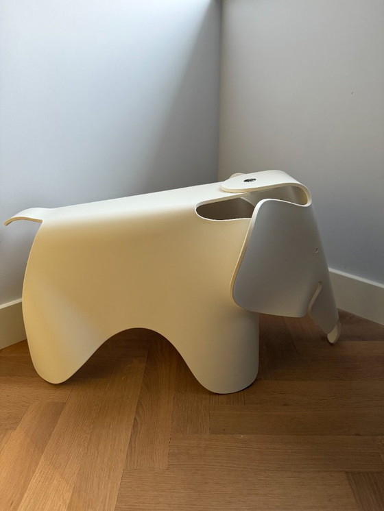 Image 1 of Vitra Eames Elephant