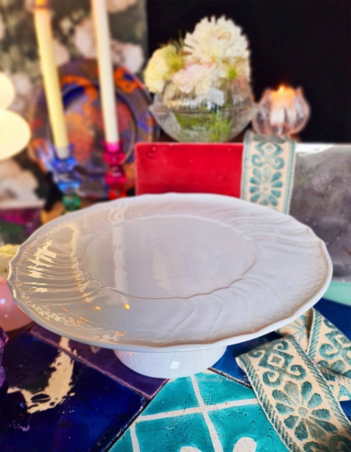 1 plat en porcelaine Hutschenreuther sur pied, pour gâteau ou pâtisserie