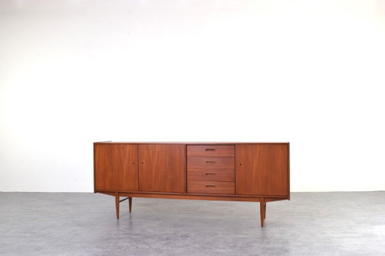 Image 1 of Buffet danois en teck, style milieu du XXe siècle, années 1960.