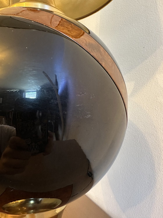 Image 1 of Vintage Hollywood Regency style table lamp in walnut and brass, 1970s