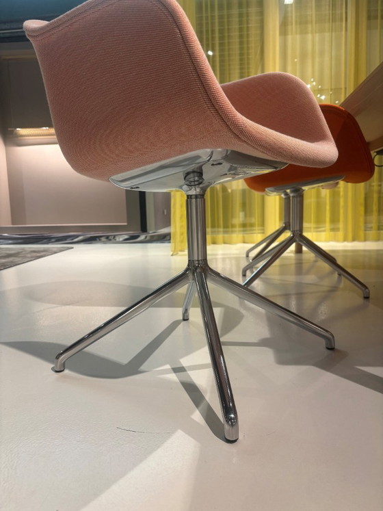 6x Muuto Fiber Armchair Swivel autoreturn – Dining chairs (photo 4 of 6)