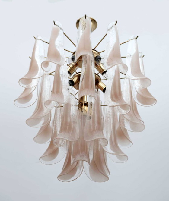 Image 1 of Lustre Mazzega en verre de Murano italien à pétales, style moderne du milieu du siècle, années 1970