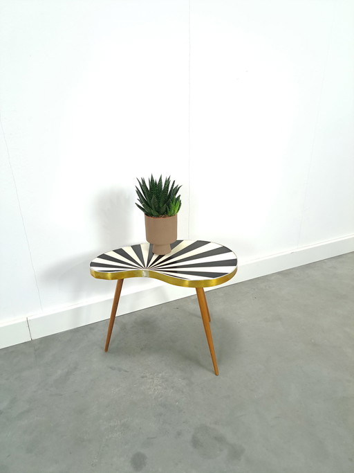 Mesa auxiliar de fórmica en blanco y negro con forma de riñón vintage