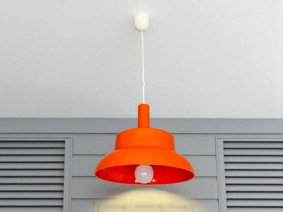 Image 1 of Lampada a sospensione arancione in acrilico della modernità di metà secolo, anni '60