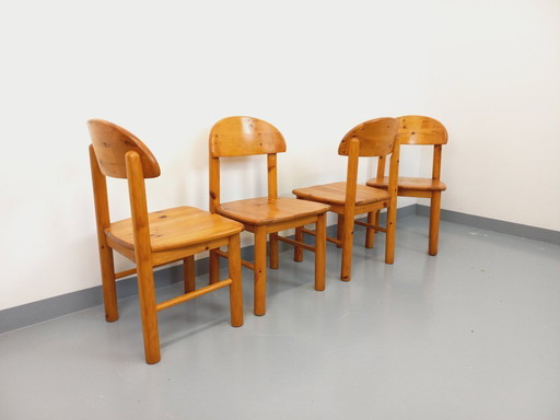 Suite de 4 chaises scandinaves vintage Rainer Daumiller en pin des années 70