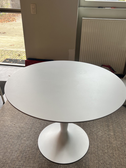 Set of Sovet Italia design table and 4 Kartell chairs by Philippe Starck