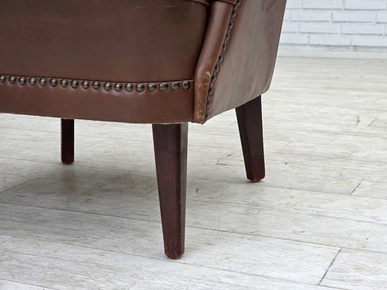 Image 1 of Dänischer Sessel aus den 1960er Jahren, Möbelleder, Beine aus Eschenholz.