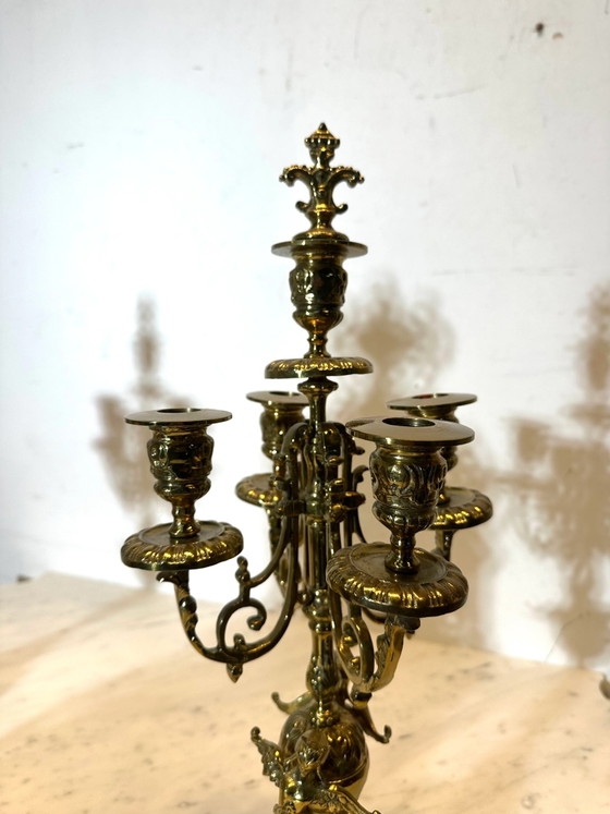 Juego de reloj de sobremesa de cobre de estilo antiguo con dos candelabros – Relojes (photo 8 of 8)