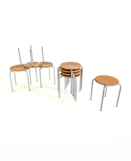 Image 1 of Charge von 92 Sperrholzhockern '70