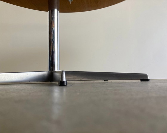 Image 1 of Fritz Hansen Circular vintage tafel door Arne Jacobsen 1967