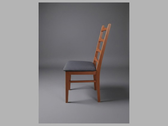 Image 1 of Set van 4 Scandinavische eetkamerstoelen, opnieuw bekleed.