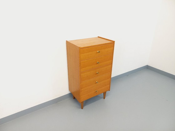 Image 1 of Vintage eikenhouten ladekast uit de jaren 60.