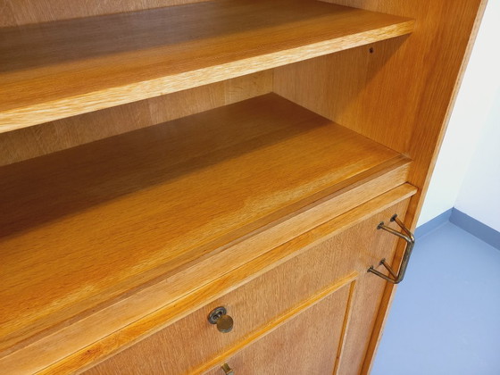 Image 1 of Vintage eikenhouten boekenkast uit de jaren 60 met bijzettafel