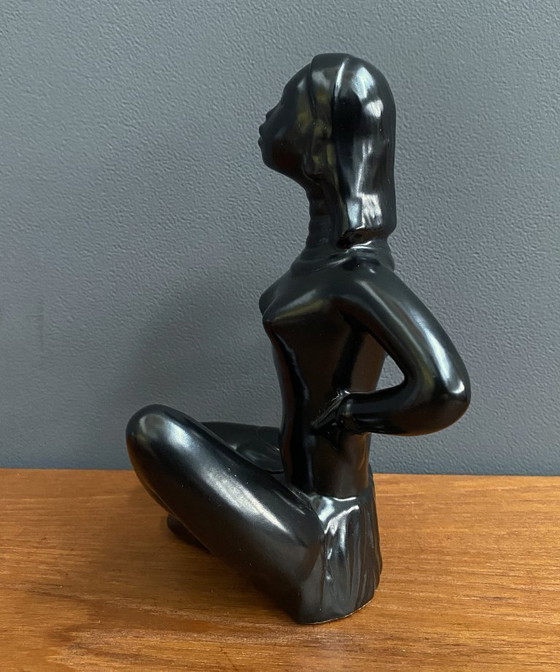 Image 1 of Figura de cerámica negra de una niña sentada de Jema, años 60, modelo 231