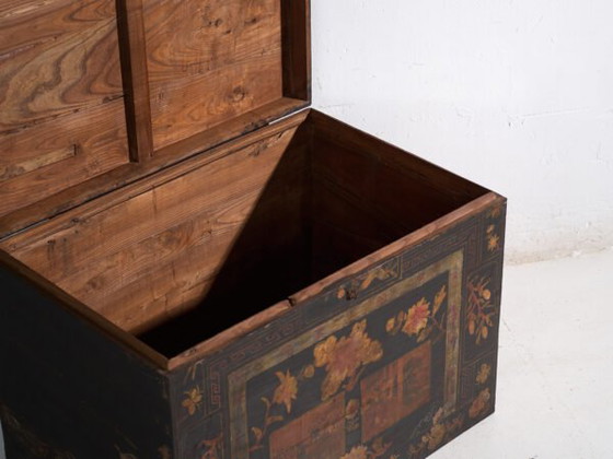 Baule antico dipinto in legno di pino – Cina, circa 1900 – Armadi contenitori, Iron (photo 27 of 40)