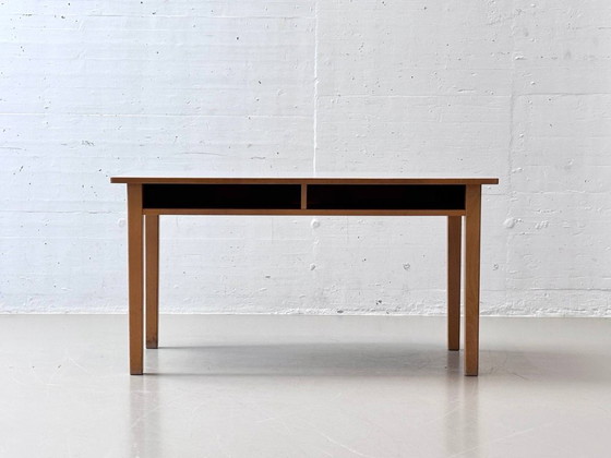 Image 1 of Bureau/werktafel van massief hout met laminaatblad, jaren 50.