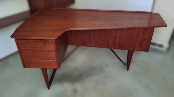 Boomerang desk by Peter Løvig Nielsen, 1960s – Wood (photo 4 of 25)
