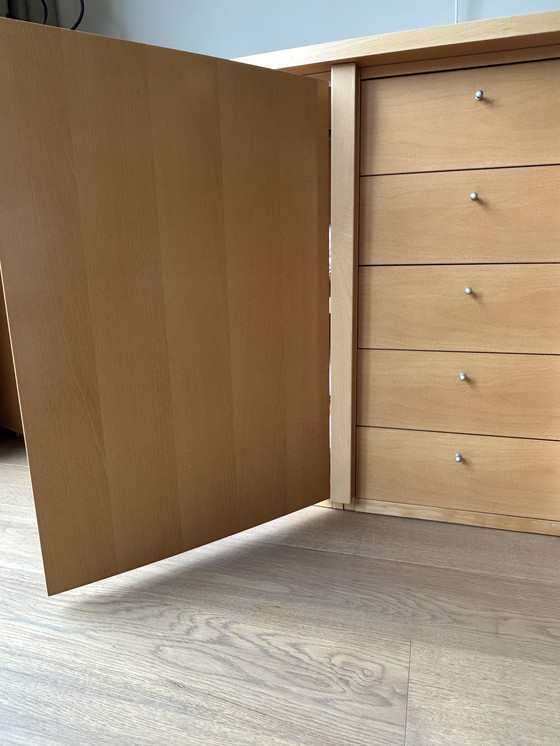 Image 1 of Un Buffet Modern en Bois Claire Massif