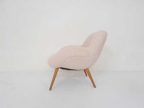 Fauteuil lounge scandinave moderne en bouclette, Danemark, années 1960 – Textile, Wood (photo 3 of 7)