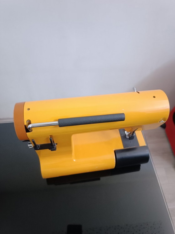 Image 1 of Machine a coudre design Omnia Special ZZ par Manufrance 1970s