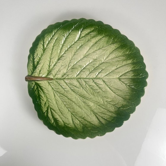 Image 1 of Ciotola/scolapiatti in ceramica a forma di foglia e fragola