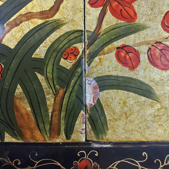 Image 1 of Vintage Chinese Kast Bladgoud / Bloemen en Vogels / Bohemian Kast / Aziatische Kast / Oosterse Kast