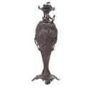 Vase décoratif rococo 1880 putto métal