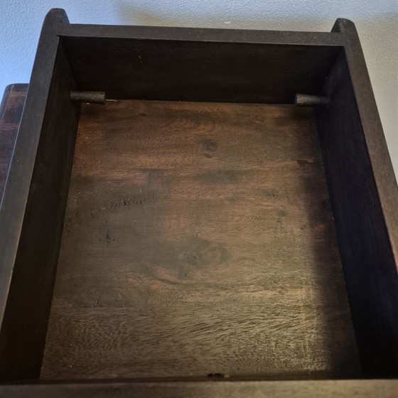 Image 1 of Smalle donkere houten ladekast / sieradenkast met 7 lades – vintage stijl