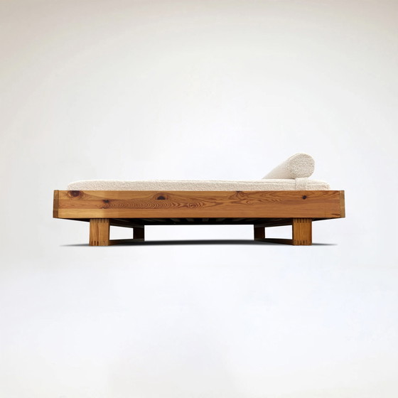 Image 1 of Modernist pine and bouclé daybed by Ate van Apeldoorn for Houtwerk Hattem 1970s
