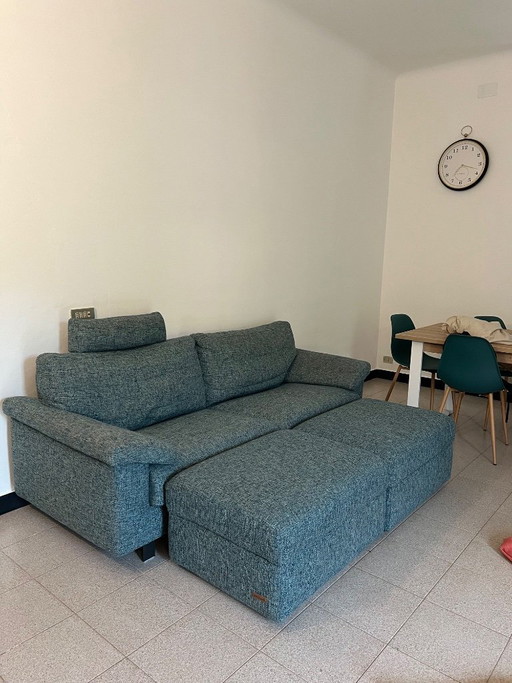 Poltronesofà-Sofa plus zwei Stauraumhocker