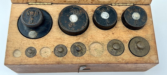 Image 1 of Antique set of weights in original wooden box – apothecary/laboratory weights