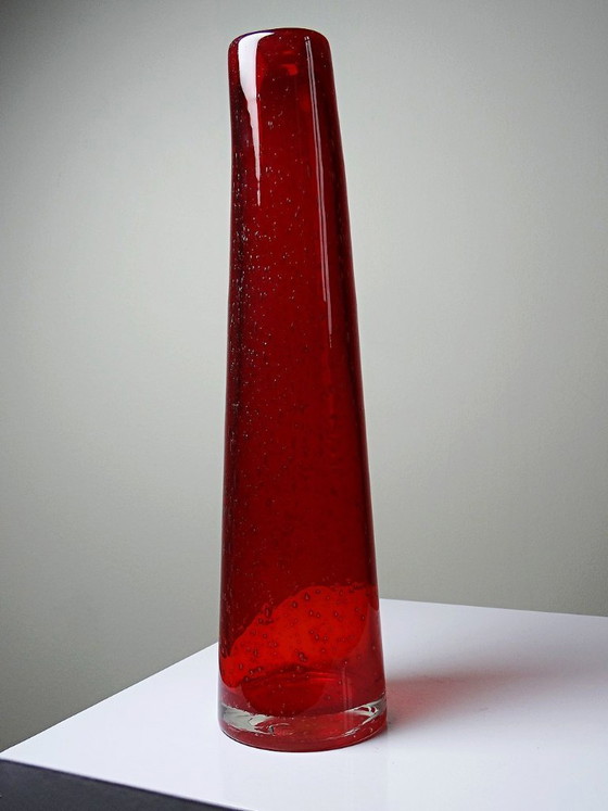 Image 1 of Vaas van rood, geblazen glas met bubbels in Murano-stijl, vintage jaren 1980-1990.