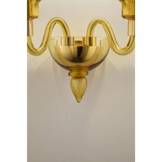 Image 1 of Applique moderna in vetro di Murano color ambra con elegante design lineare.