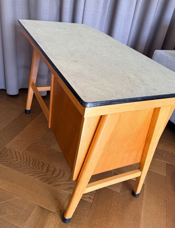 Image 1 of Bureau à tiroirs (pour enfants) des années 1960
