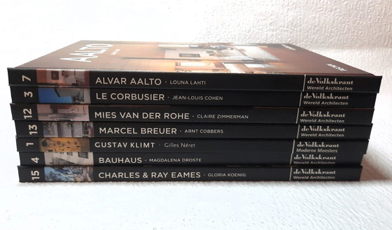 Image 1 of (W042) Coffret de livres Taschen Volkskrant : Mies van der Rohe, Eames, Bauhaus, Le Corbusier etc.